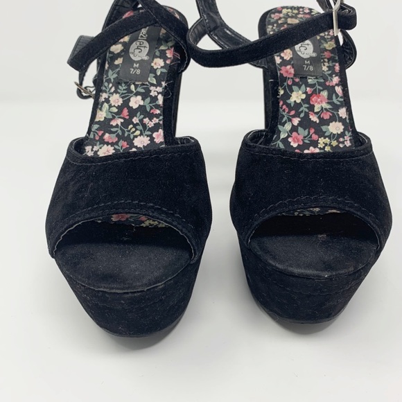 RUE21 Open Toed Platform Ankle Strap Heels - Picture 4 of 9